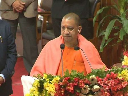 योगी आदित्यनाथ ने मोदी सरकार के बजट को ऐतिहासिक और गरीबों का बताया