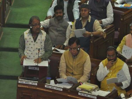 Uttar Pradesh Budget 2018: अयोध्या में हर साल दिवाली, बरसाना में होली, धार्मिक आयोजनों के लिए योगी सरकार ने खोला पिटारा