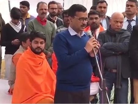 अंकित सक्सेना मर्डर: 1 करोड़ के मुआवजे की मांग की तो शोकसभा बीच में छोड़कर चले गए केजरीवाल