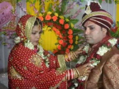 सुहागरात पर संबंध बनाने से किया इनकार, सुबह प्रेमी के साथ फरार हो गई एक रात की दुल्‍हन, सामने आई सहेली की गंदी करतूत