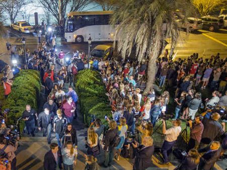 #FloridaShooting: पिछले वर्ष आरोपी निकोलस ने खरीदीं थी 10 राइफल, फॉर्म में खुद को बताया था मेंटली फिट