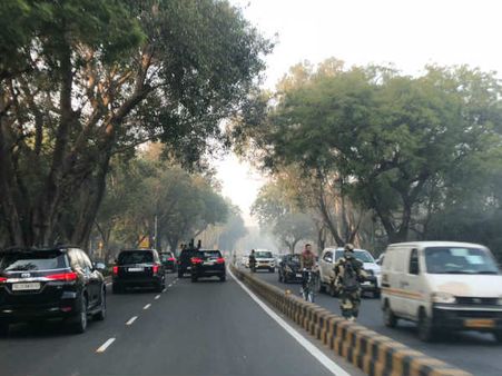 VVIP कल्चर के खिलाफ पीएम मोदी का बड़ा कदम, बिना ट्रैफिक रोके गुजरा मोदी का काफिला