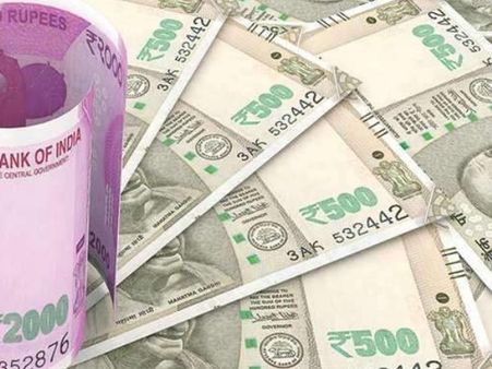 रुपए में भारी गिरावट, तीन महीने का सबसे निचला स्तर पहुंचा