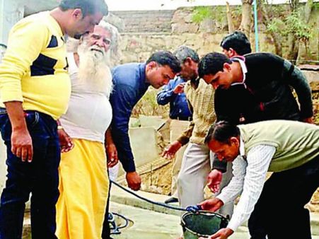 राजस्थान: महाशिवरात्रि के दिने कुएं से निकला गर्म पानी, लोगों के कहा चमत्कार