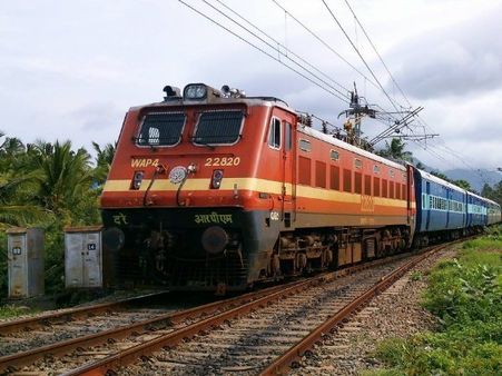 रेलवे के आंकड़ों के अनुसार देश में चल रही है बुलेट ट्रेन, 17 मिनट में 117 किलोमीटर दौड़ी ट्रेन