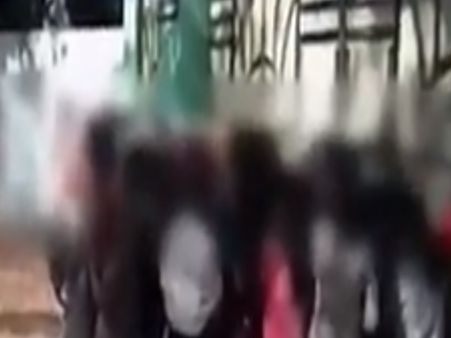 मध्य प्रदेश: टॉयलेट में दिखा सेनेटरी पैड, वार्डन ने उतरवाए छात्राओं के कपड़े