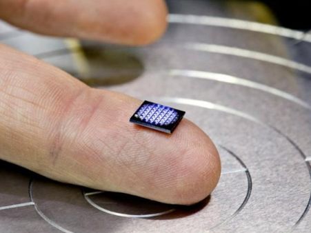 IBM लाया दुनिया का सबसे छोटा कंप्यूटर, कीमत केवल 7 रुपये!