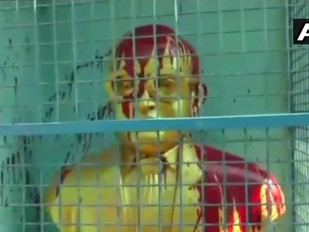 नहीं थम रहा सिलसिला, गांधी के बाद अंबेडकर की मूर्ति पर फिर से हमला