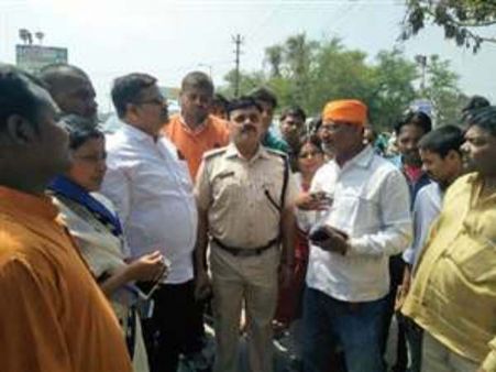 PM मोदी और लालू को लेकर हुआ विवाद, भाजपा नेता के पिता का धड़ से अलग कर दिया सिर