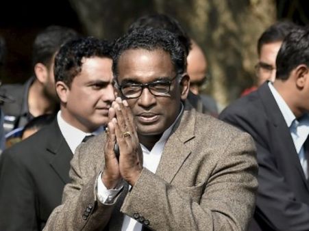 राजस्थान के एडीशनल चीफ सेक्रेटरी के कपड़े देख भड़के SC के जज, पूछा- ऑफिस चप्पल-धोती पहनकर आते हैं?