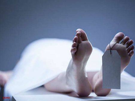 पोस्‍टमार्टम की तैयारी हो चुकी थी, रूम में ले जाते वक्‍त मुर्दे ने पकड़ लिया स्‍वीपर का हाथ और फिर...