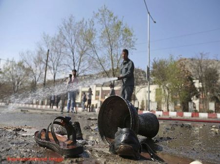 अफगानिस्तान: वोटर रजिस्ट्रेशन सेंटर के बाहर आत्मघाती हमला, 48 की मौत, 112 घयल