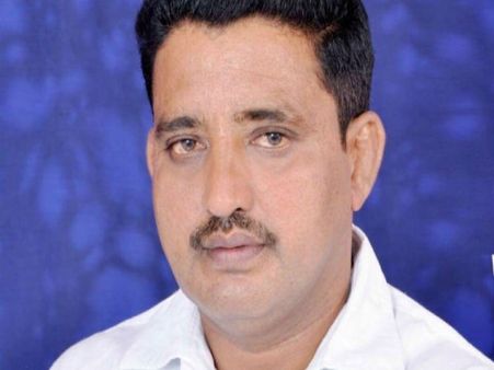 रिटायर्ड कमांडो ने सरपंच को मारी 8 गोलियां, फिर...