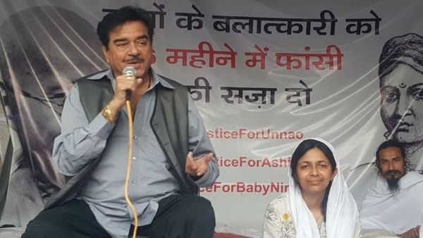 ख़ुद अपने शत्रु बन बैठे हैं शत्रुघ्न सिन्हा?