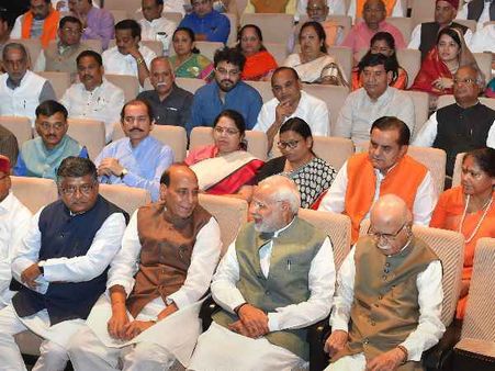 संसद में गतिरोध के विरोध में 12 अप्रैल को अनशन करेंगे भाजपा सांसद