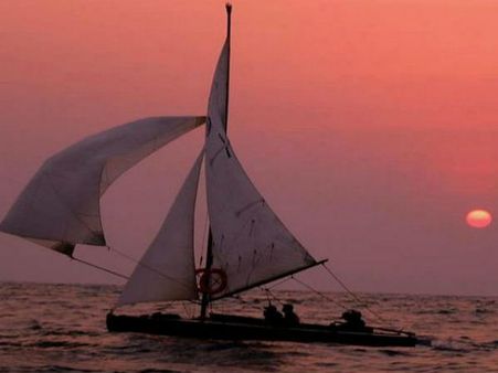 भारतीय सेना की टुकड़ी अपने समुद्री अभियान से वापस लौट रही