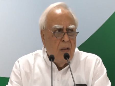 महाभियोग पर उपराष्ट्रपति का आदेश गैरकानूनी, जाएंगे सुप्रीम कोर्ट- कांग्रेस