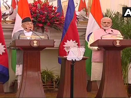नेपाली पीएम ओली और पीएम मोदी की मुलाकात, काठमांडू तक जाने वाली रेल लाइन पर बनी बात