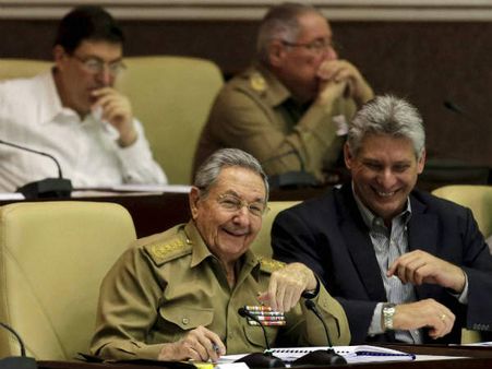 क्‍यूबा के राष्‍ट्रपति राउल कास्‍त्रो ने अपने पद से दिया इस्‍तीफा, मिगेल डियाज होंगे अगले राष्‍ट्रपति