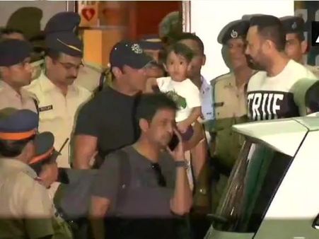 रिहाई के बाद घर पहुंचे सलमान, सलीम खान बोले- आज बेहद खुश