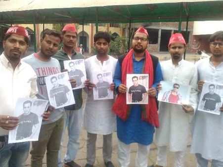 सलमान के फैंस ने मजार पर चढ़ाई चादर, मांगी रिहाई की दुआ