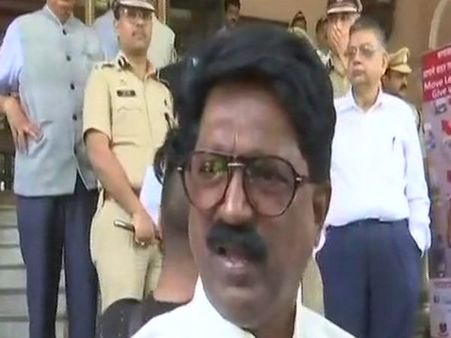 भाजपा की सहयोगी शिवसेना ने वेंकैया नायडू के फैसले की निंदा की