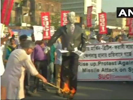 सीरिया पर हमलों के विरोध में कोलकाता में प्रदर्शन, ट्रंप का पुतला फूंका