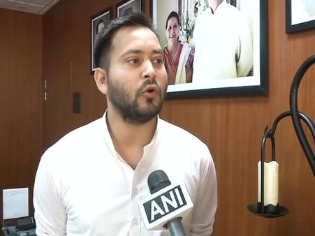 बिहार टॉयलेट कथा: तेजस्वी यादव ने पीएम मोदी को समझाया 8.5 लाख शौचालयों का हिसाब-किताब