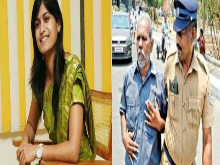 चप्पल से DM को आशीर्वाद देने पहुंचा बाबा, लोगों ने जमकर कर दी धुनाई