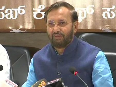 कांग्रेस की स्ट्रेटजी थूको और भागो वाली: प्रकाश जावड़ेकर