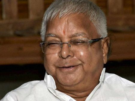 सस्पेंस खत्म: बेटे तेजप्रताप की शादी में शरीक होने के लिए लालू को मिली पैरोल लेकिन इस शर्त पर