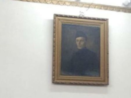 AMU के बाद अब अलीगढ़ के शौचालय में जिन्ना की तस्वीर