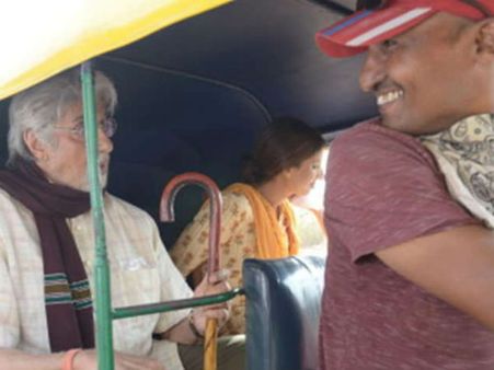 बेटी के साथ ऑटो में बैठे अमिताभ, रिक्शावाले के लिए Blog पर लिखी दिल छू लेने वाली बात