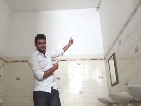 अलीगढ़: नकल रोकने के लिए टॉयलेट में लगवाये CCTV कैमरे, छात्रों ने किया विरोध