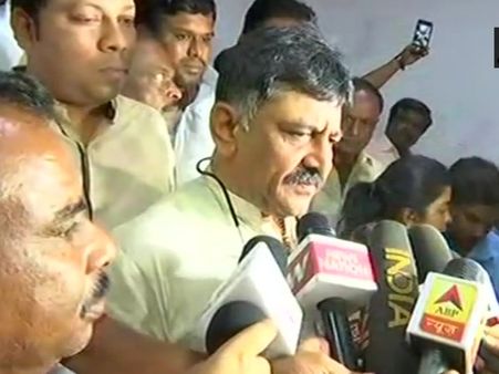 बीजेपी के बंद की धमकी पर डीके शिवकुमार का पलटवार, कहा- उनके इशारों पर हम काम नहीं करेंगे