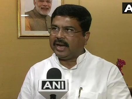 पेट्रोल के दाम में एक पैसे की कटौती पर बोले पेट्रोलियम मंत्री धर्मेंद्र प्रधान- अधिकारी से हुई गलती, हम इसे स्वीकार करते हैं