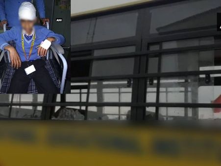 जम्मू-कश्मीर: पत्थरबाजों ने स्कूल बस को बनाया निशाना, एक छात्र गंभीर रूप से घायल