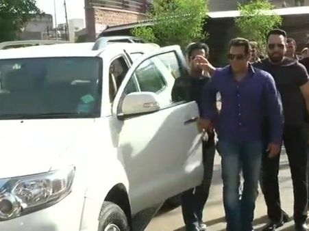 काला हिरण शिकार मामले में सलमान कोर्ट में हुए पेश, अगली सुनवाई 17 जुलाई