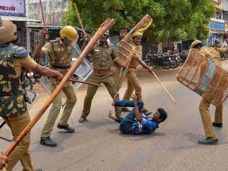 तूतीकोरिन में तहसीलदार ने दिया था प्रदर्शनकारियों पर गोली चलाने का आदेश