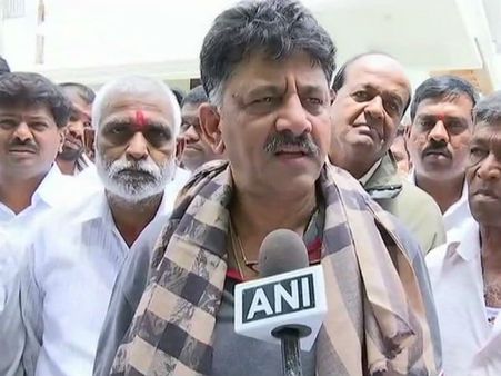 कर्नाटक: येदुरप्पा का दावा झूठा, कांग्रेस के सभी विधायक हैं संपर्क में, कुछ भी गलत नहीं: डीके शिवकुमार