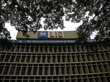मोदी सरकार उठाने जा रही बड़ा कदम, LIC पॉलिसी होल्डर्स जरूर पढ़ें ये खबर