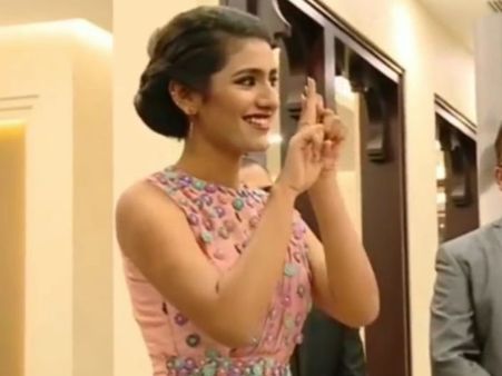 VIDEO: अपने नैनों से घायल करने फिर आईं प्रिया प्रकाश, पहले इशारे में ही चित हुए रोशन