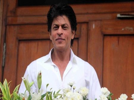 इस साल मुंबई में ईद नहीं मनाएंगे शाहरुख खान, जानिए कारण