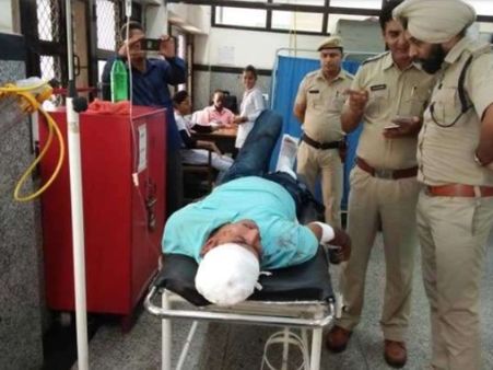 SBI के मैनेजर ने LCD,कुर्सी तोड़ने के बाद तीसरी मंजिल से लगाई छलांग, फिर भी बच गई जान