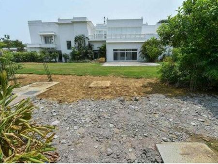 अखिलेश बंगला विवाद: तोड़फोड़ से नाराज हुए राज्यपाल, सीएम योगी को दिए कार्रवाई के आदेश