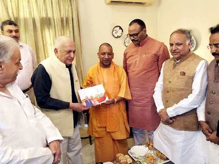 'संपर्क फॉर समर्थन': कार्डियोलॉजिस्ट मंसूर हसन से मिले यूपी के सीएम योगी आदित्यनाथ