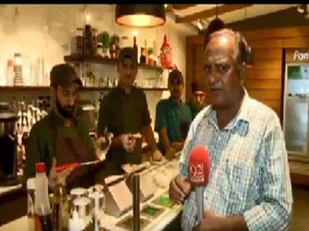 सोशल मीडिया पर फिर छाए पाकिस्तानी रिपोर्टर चांद नवाब, नया VIDEO हुआ वायरल