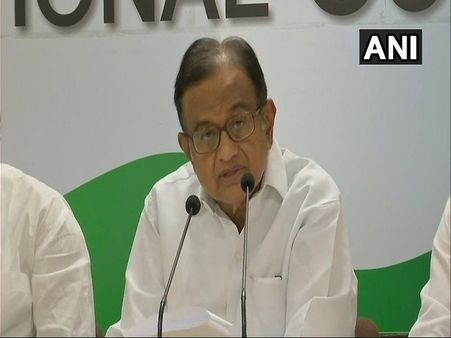 मोदी सरकार पर बरसे चिदंबरम, कहा- नोटबंदी, जीएसटी से सबकुछ चौपट हो गया