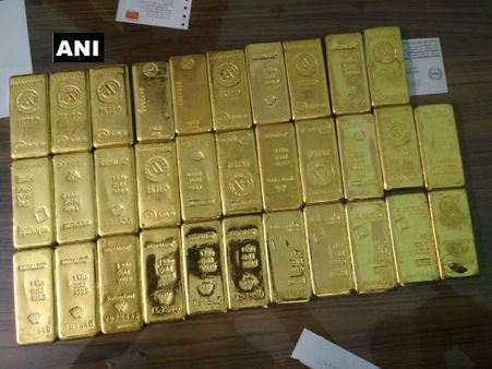 10 करोड़ से ज्यादा कीमत के सोने के बिस्किट के साथ 3 शख्स गिरफ्तार