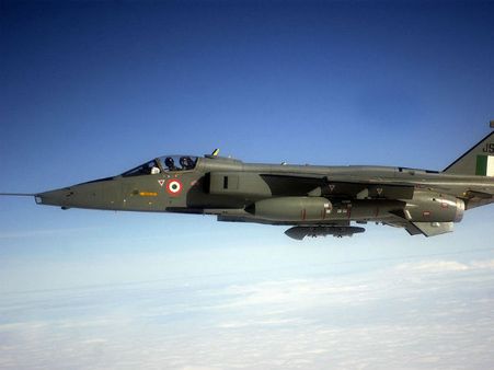 चार दिन के अंदर जामनगर में क्रैश हुआ IAF का एक और जगुआर एयरक्राफ्ट, पायलट सुरक्षित